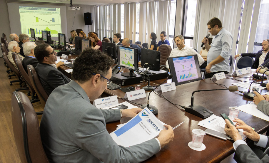 Conselho de administração da Jucepar aprova projeto de consolidação do Empresa Fácil