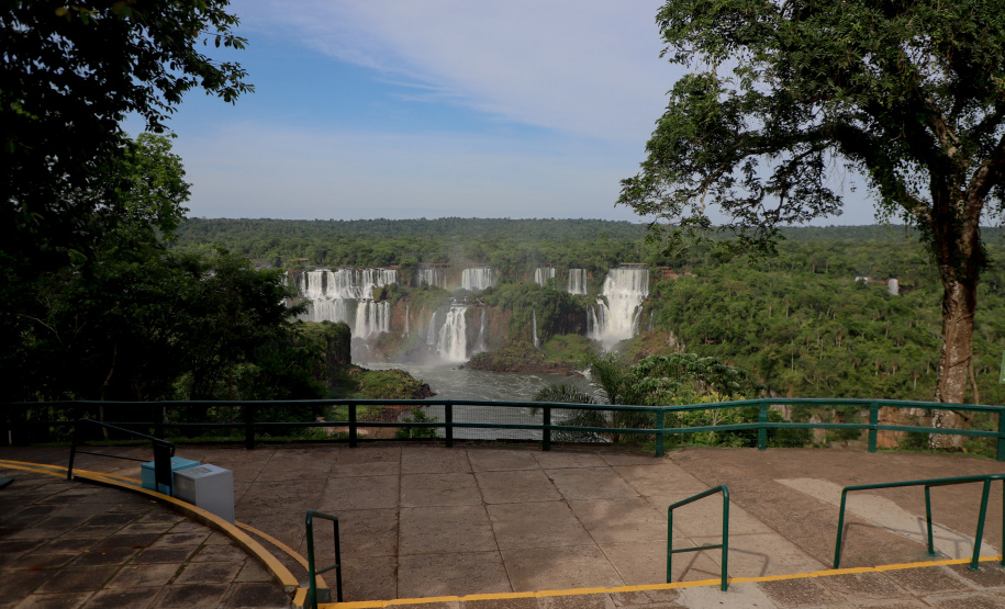 HOTELARIA E TURISMO FOZ DO IGUAÇU