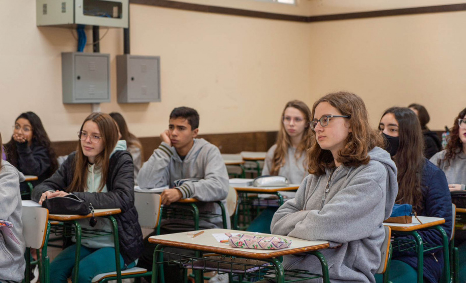 Nova Matrícula Online registra mais de 800 mil acessos em 20 dias e moderniza educação no Paraná