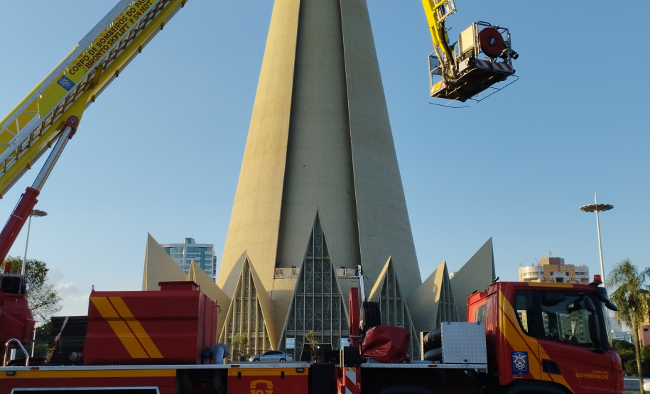 Plataformas mecânicas de 54 metros completam 5 anos de operação no CBMPR