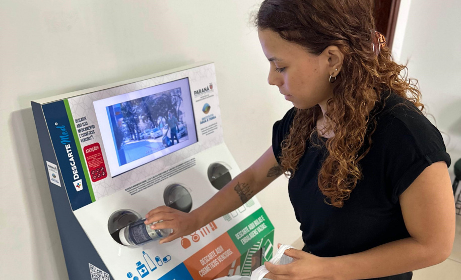 Totem para coleta de medicamentos vencidos começou a funcionar nesta quinta-feira (7) na sede do IAT de Cianorte