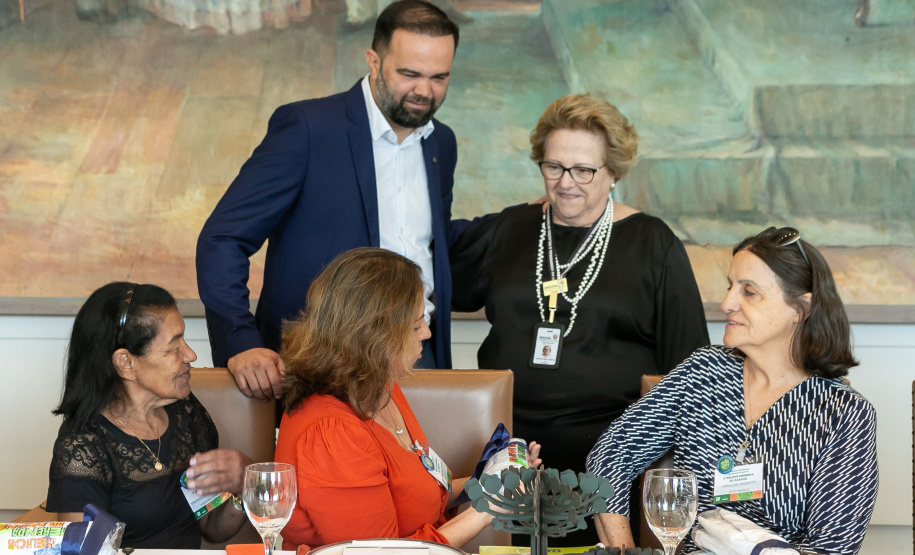 MERENDEIRAS CONCURSO