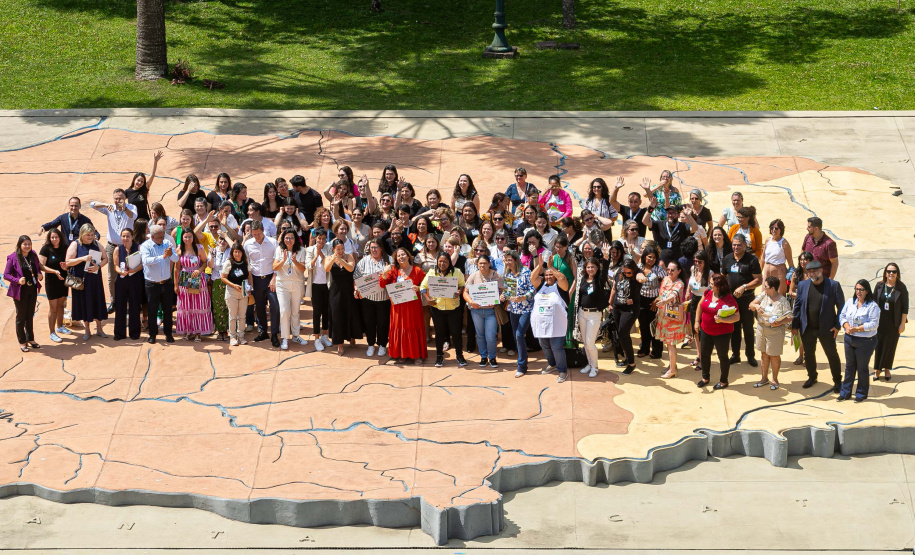 MERENDEIRAS CONCURSO