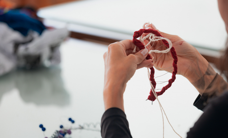 MON oferece oficina de criação com a artista Lígia Borba