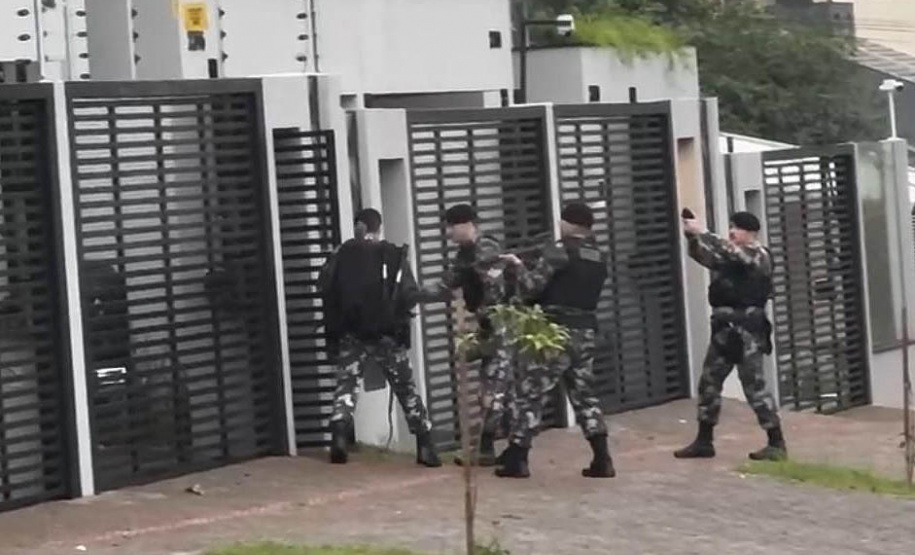 Operação da PMPR mira grupo que lavava dinheiro do tráfico com bens de luxo