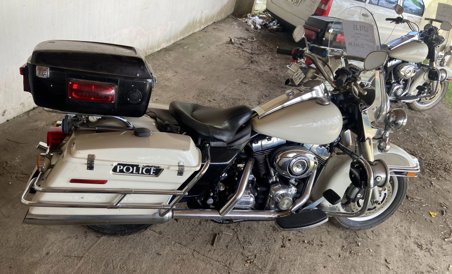 Governo do Paraná abre edital para leilão de veículos inservíveis e sucatas