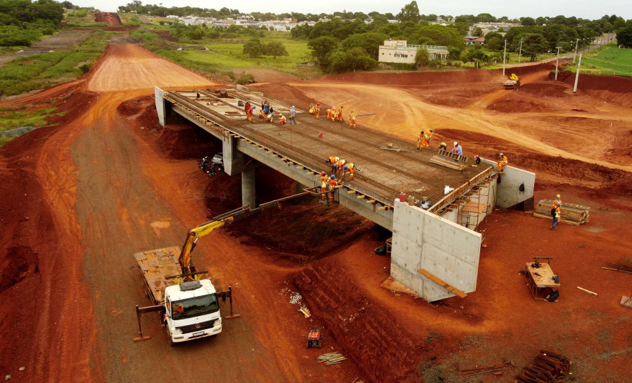 Perimetral Foz do Iguaçu Perimetral Leste de Foz chega a 48,64% e terá terceiro turno de trabalho
