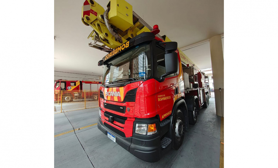 Plataformas mecânicas de 54 metros completam 5 anos de operação no CBMPR