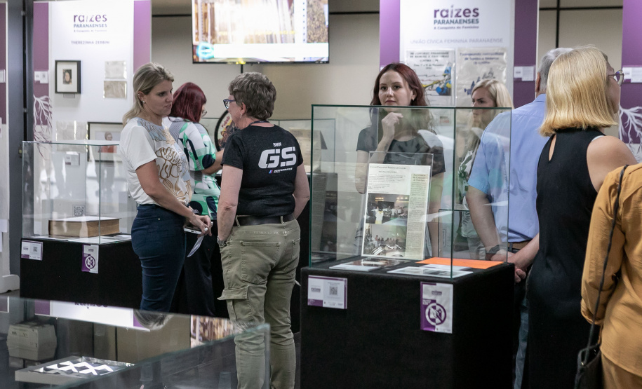 ARQUIVO PÚBLICO EXPO RAÍZES PARANAENSES