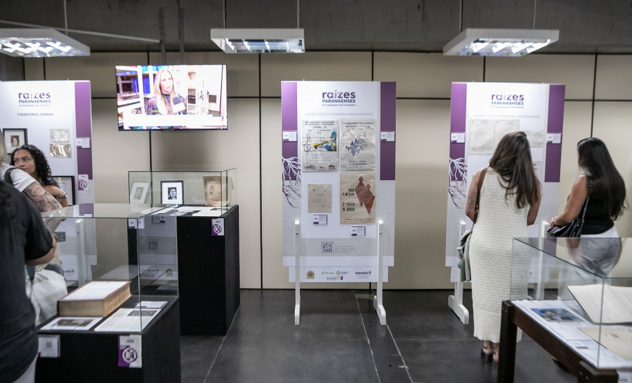 ARQUIVO PÚBLICO EXPO RAÍZES PARANAENSES