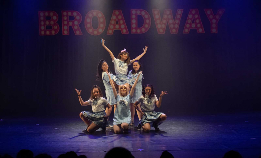 Escola Arte da Dança apresenta "A Fabulosa Loja de Brinquedos