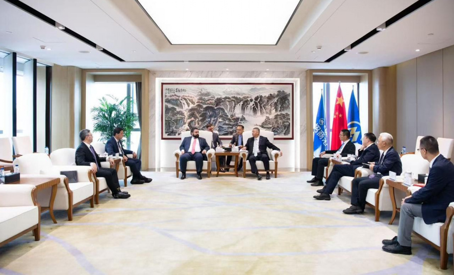 Portos do Paraná assina carta de intenções com operadora global portuária