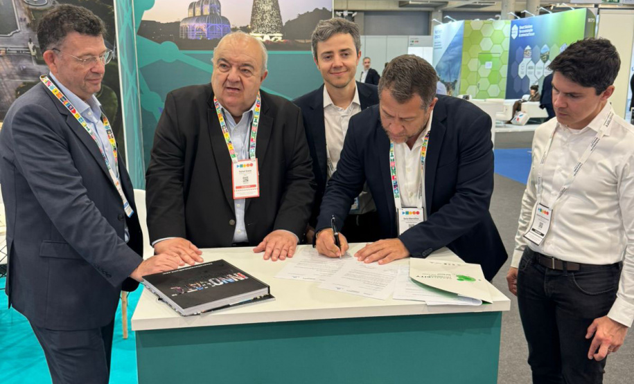 Em Barcelona, Invest Paraná e iCities assinam documento para realização do 1º Fórum Econômico Smart Brasil