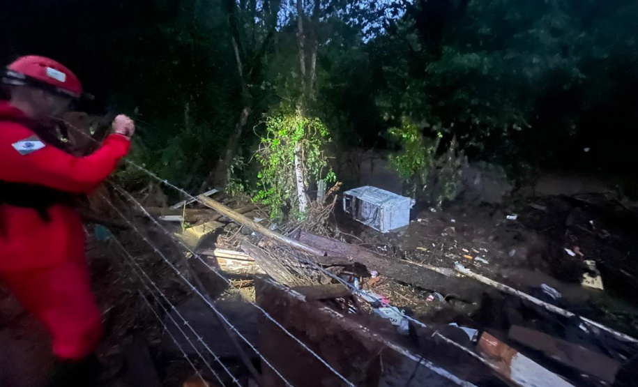Corpo de Bombeiros encontra menina desaparecida em General Carneiro