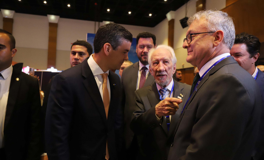 O vice-governador Darci Piana participou nesta quinta e sexta-feira (07 e 08) da 15ª edição da Expo Paraguai Brasil, realizada na sede da Confederação Sul-Americana de Futebol (Conmebol), na cidade de Luque, na Região Metropolitana de Assunção, no Paraguai.
