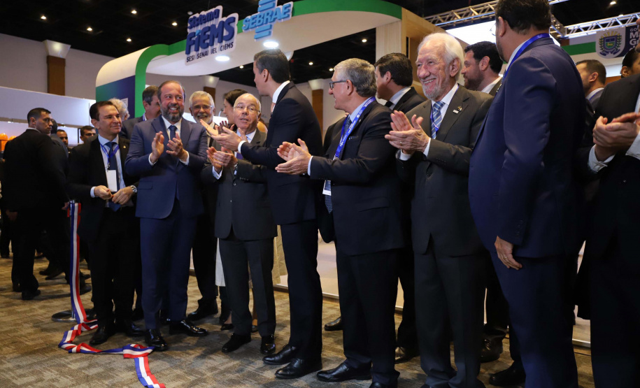 O vice-governador Darci Piana participou nesta quinta e sexta-feira (07 e 08) da 15ª edição da Expo Paraguai Brasil, realizada na sede da Confederação Sul-Americana de Futebol (Conmebol), na cidade de Luque, na Região Metropolitana de Assunção, no Paraguai.