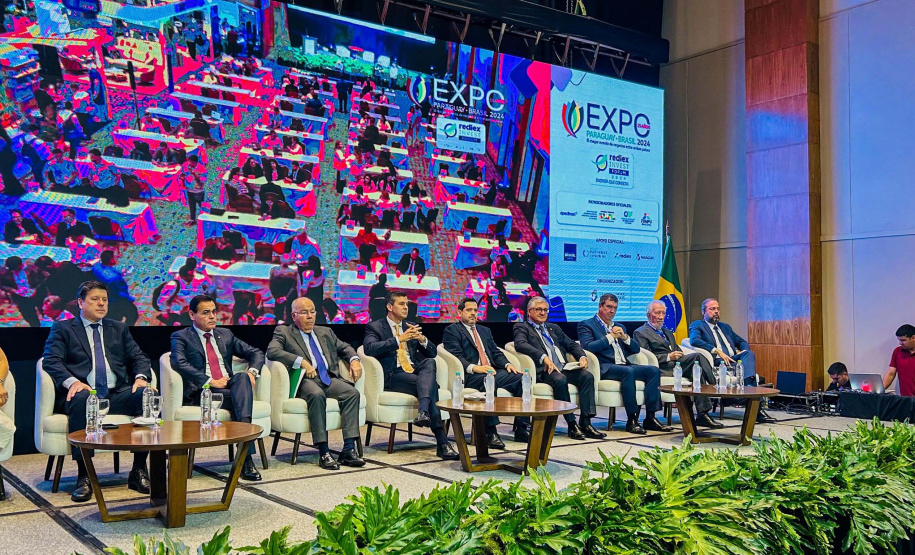 O vice-governador Darci Piana participou nesta quinta e sexta-feira (07 e 08) da 15ª edição da Expo Paraguai Brasil, realizada na sede da Confederação Sul-Americana de Futebol (Conmebol), na cidade de Luque, na Região Metropolitana de Assunção, no Paraguai.