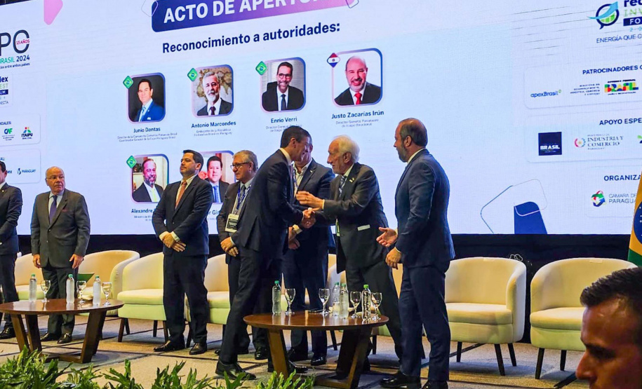 O vice-governador Darci Piana participou nesta quinta e sexta-feira (07 e 08) da 15ª edição da Expo Paraguai Brasil, realizada na sede da Confederação Sul-Americana de Futebol (Conmebol), na cidade de Luque, na Região Metropolitana de Assunção, no Paraguai.