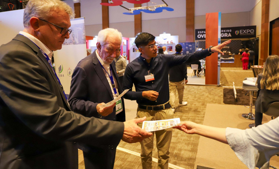 O vice-governador Darci Piana participou nesta quinta e sexta-feira (07 e 08) da 15ª edição da Expo Paraguai Brasil, realizada na sede da Confederação Sul-Americana de Futebol (Conmebol), na cidade de Luque, na Região Metropolitana de Assunção, no Paraguai.