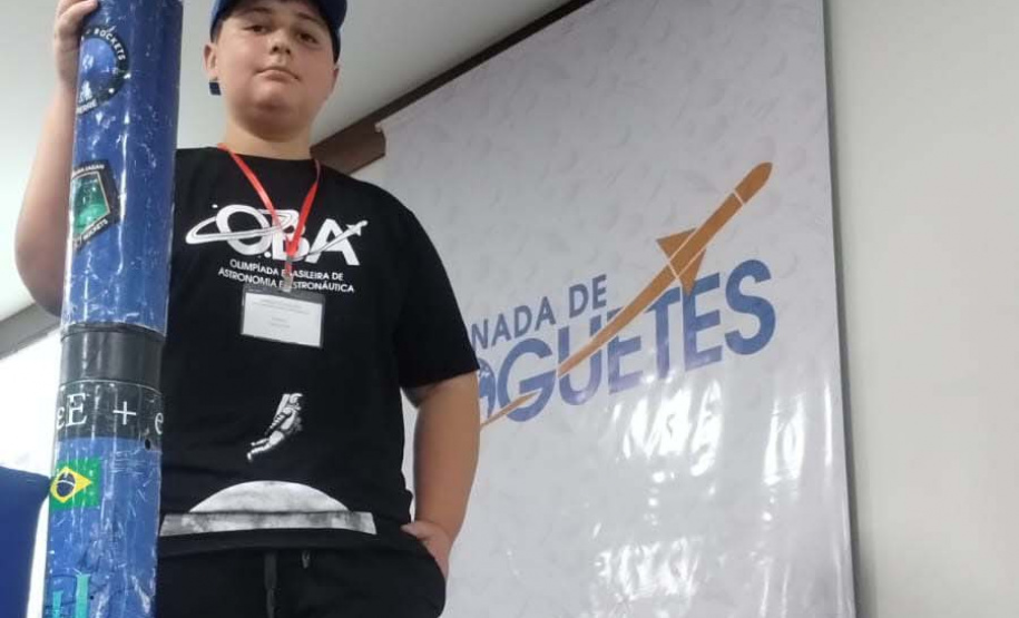 Lançando sonhos: alunos de Campo Magro Conquistam pódio com foguete de garrafas pet