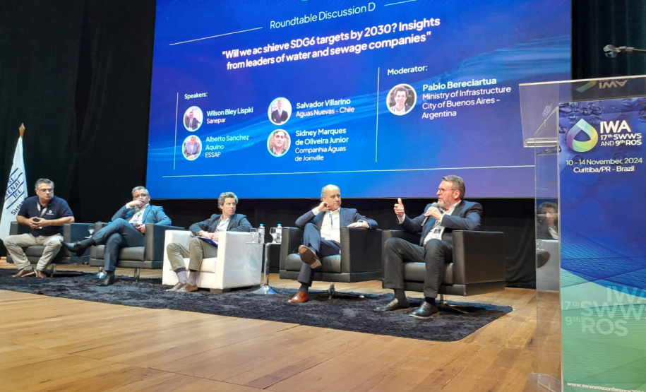 SANEPAR discute universalização do saneamento junto a lideranças internacionais do setor