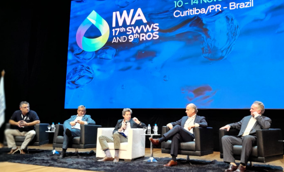 SANEPAR discute universalização do saneamento junto a lideranças internacionais do setor