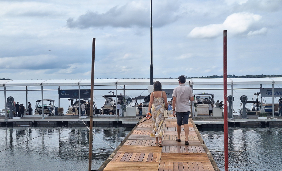 Com expositores, produtos e novos mapas, Turismo inaugura estande na Foz Internacional Boat Show