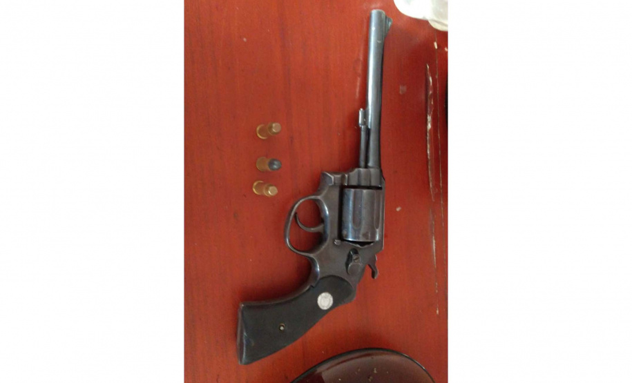 PCPR e PMPR prendem quatro pessoas durante operação contra o tráfico de drogas em Rio Azul