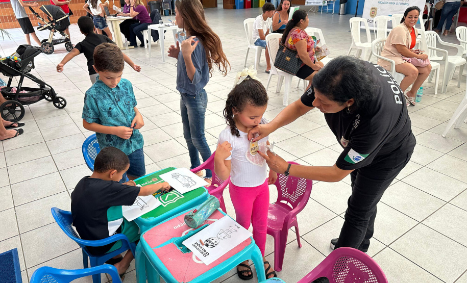 PCPR na Comunidade leva serviços de polícia judiciária e orientações a mais de 2,5 mil pessoas em Morretes, Curitiba e Pinhais