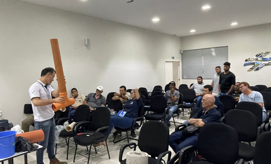 SANEPAR PROMOVE CAPACITAÇÃO HIDRAULICA