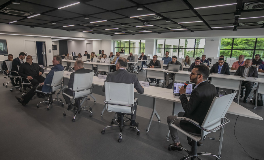 BRDE ASSINA CONVÊNIO FIEP