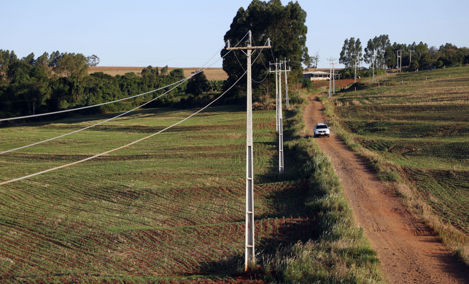População que vive no campo conta com 20 mil km de novas redes elétricas
