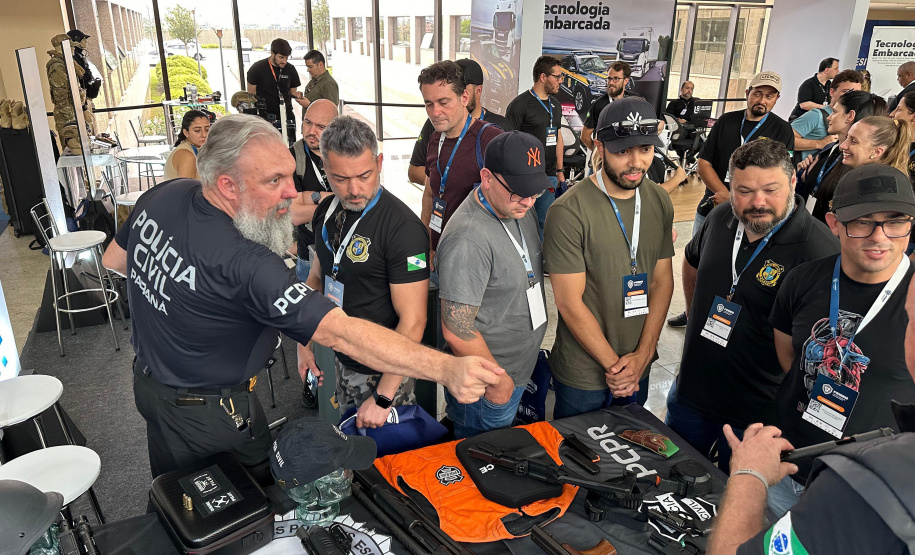 PCPR na Comunidade leva serviços de polícia judiciária e orientações a mais de 2,5 mil pessoas em Morretes, Curitiba e Pinhais