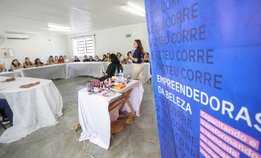 Com investimento de R$ 25,2 milhões, Estado leva qualificação profissional aos 399 municípios