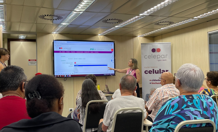 Última turma de 2024 do curso de inclusão digital para idosos começa na Celepar