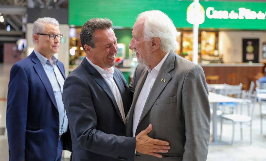 Primeiro voo direto do Paraguai desembarca lotado no Aeroporto Afonso Pena
