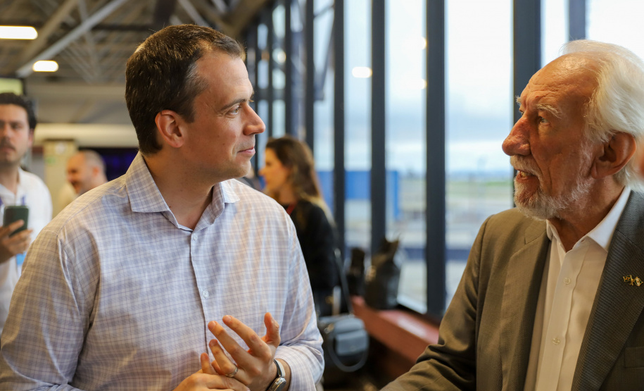 Primeiro voo direto do Paraguai desembarca lotado no Aeroporto Afonso Pena