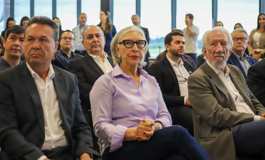 Primeiro voo direto do Paraguai desembarca lotado no Aeroporto Afonso Pena