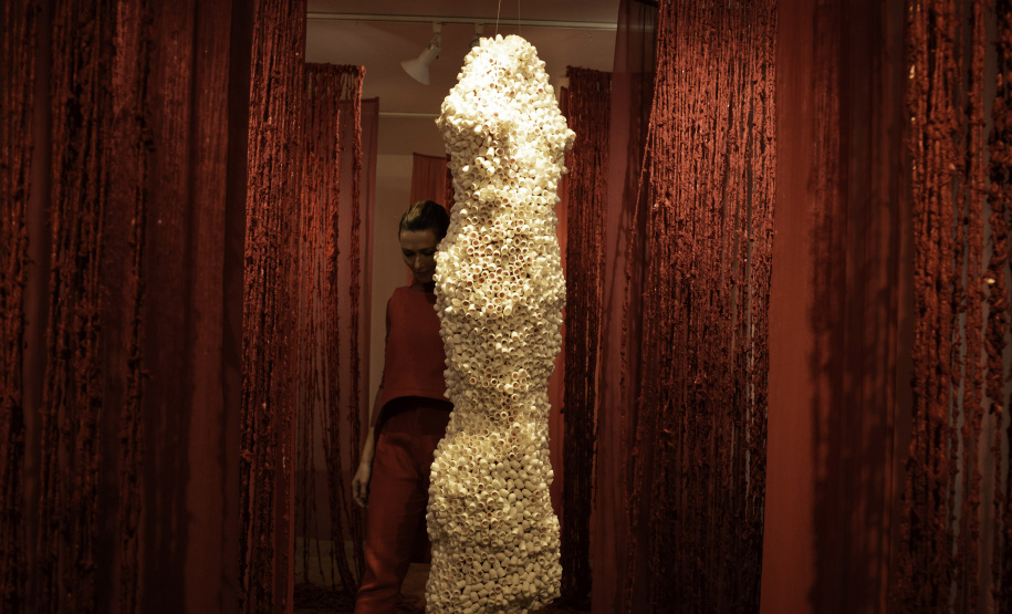 Segredos Desvelados:O Invisível dos Corpos em Liberdade e Motivos ficarão abertas ao público até 31 de janeiro