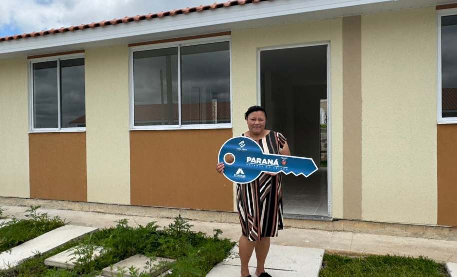 COHAPAR Entrega moradias urbanas e rurais (quilombolas) em Lapa