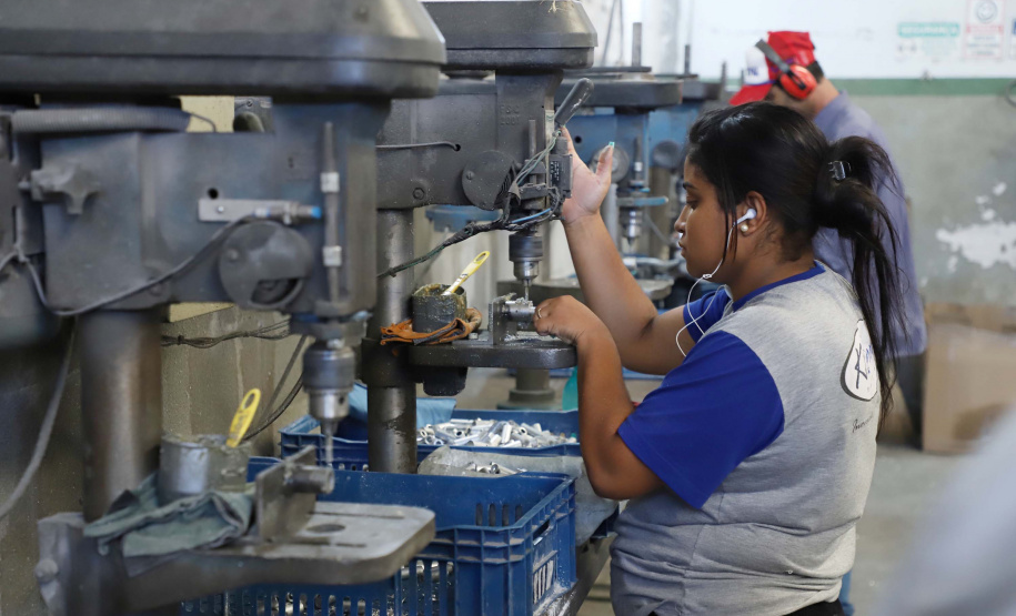 Participação das mulheres no mercado de trabalho cresce 60% no Paraná em um ano