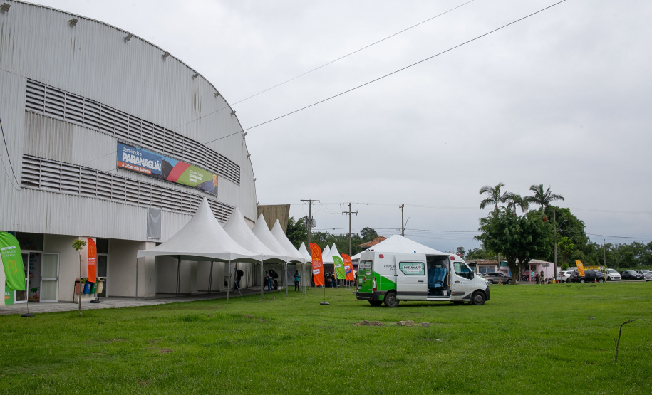 Paranaguá, 27 de dezembro de 2024 - O porto de Paranaguá recebe novo navio com turistas.