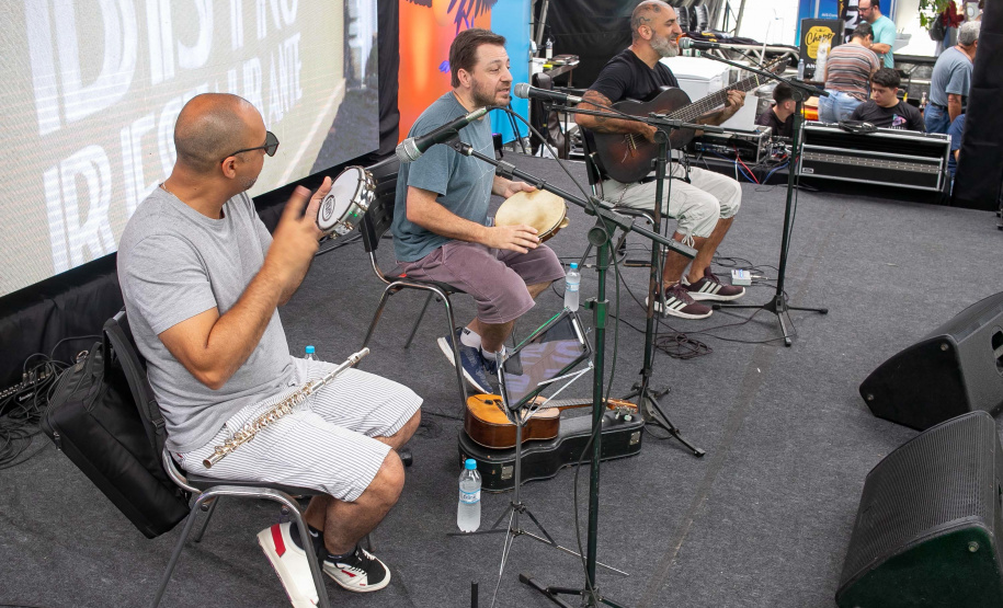 Paranaguá, 27 de dezembro de 2024 - O porto de Paranaguá recebe novo navio com turistas.