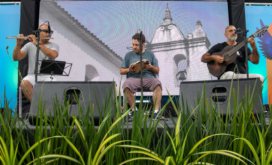 Paranaguá, 27 de dezembro de 2024 - O porto de Paranaguá recebe novo navio com turistas.