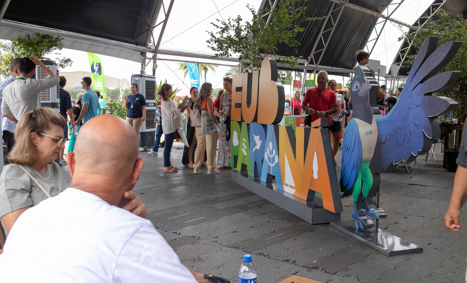 Paranaguá, 27 de dezembro de 2024 - O porto de Paranaguá recebe novo navio com turistas.