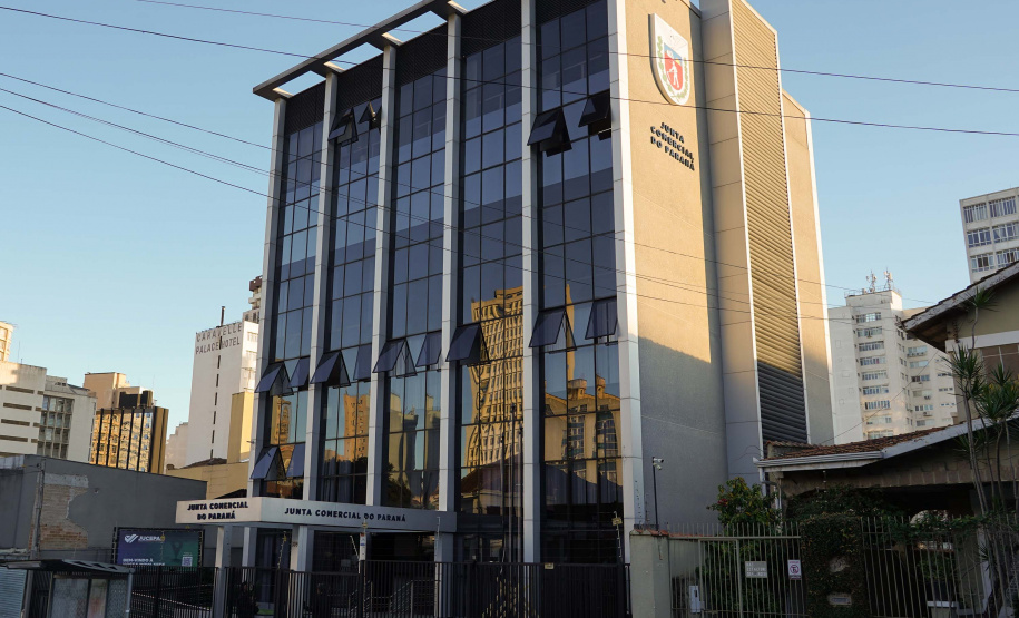 Mais de 25 mil empresas são beneficiadas com Selo do Baixo Risco nos primeiros 10 meses de vigência de decreto