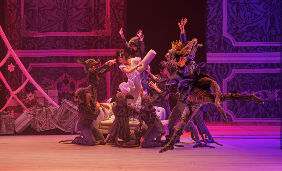 TEATRO GUAÍRA ENCERRA APRESENTAÇÕES O QUEBRA NOZES