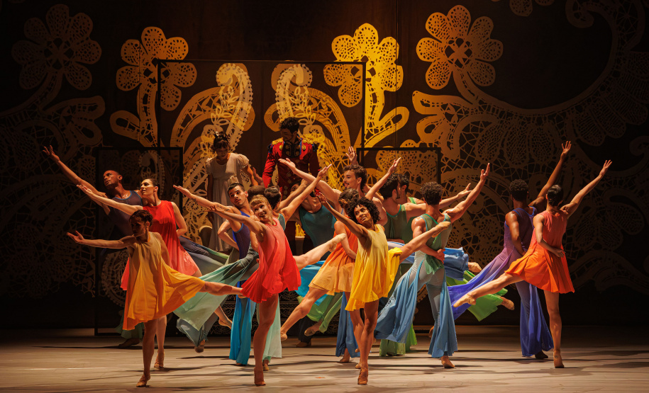 TEATRO GUAÍRA ENCERRA APRESENTAÇÕES O QUEBRA NOZES