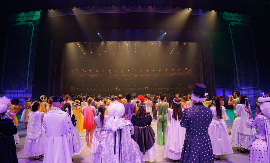 TEATRO GUAÍRA ENCERRA APRESENTAÇÕES O QUEBRA NOZES