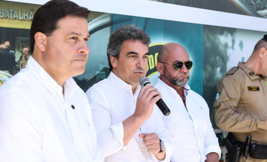 Reforço nas estradas: DER/PR entrega 36 viaturas e 5 cães ao Batalhão de Polícia Rodoviária